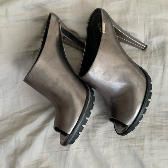 Calvin Klein high heels - Picture 1 of 5